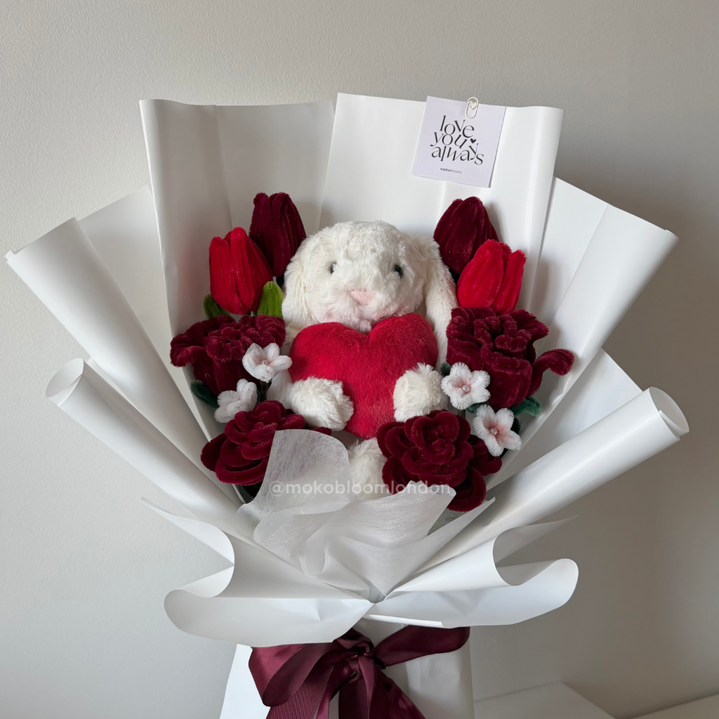 Ami Rouge Plushie Bouquet