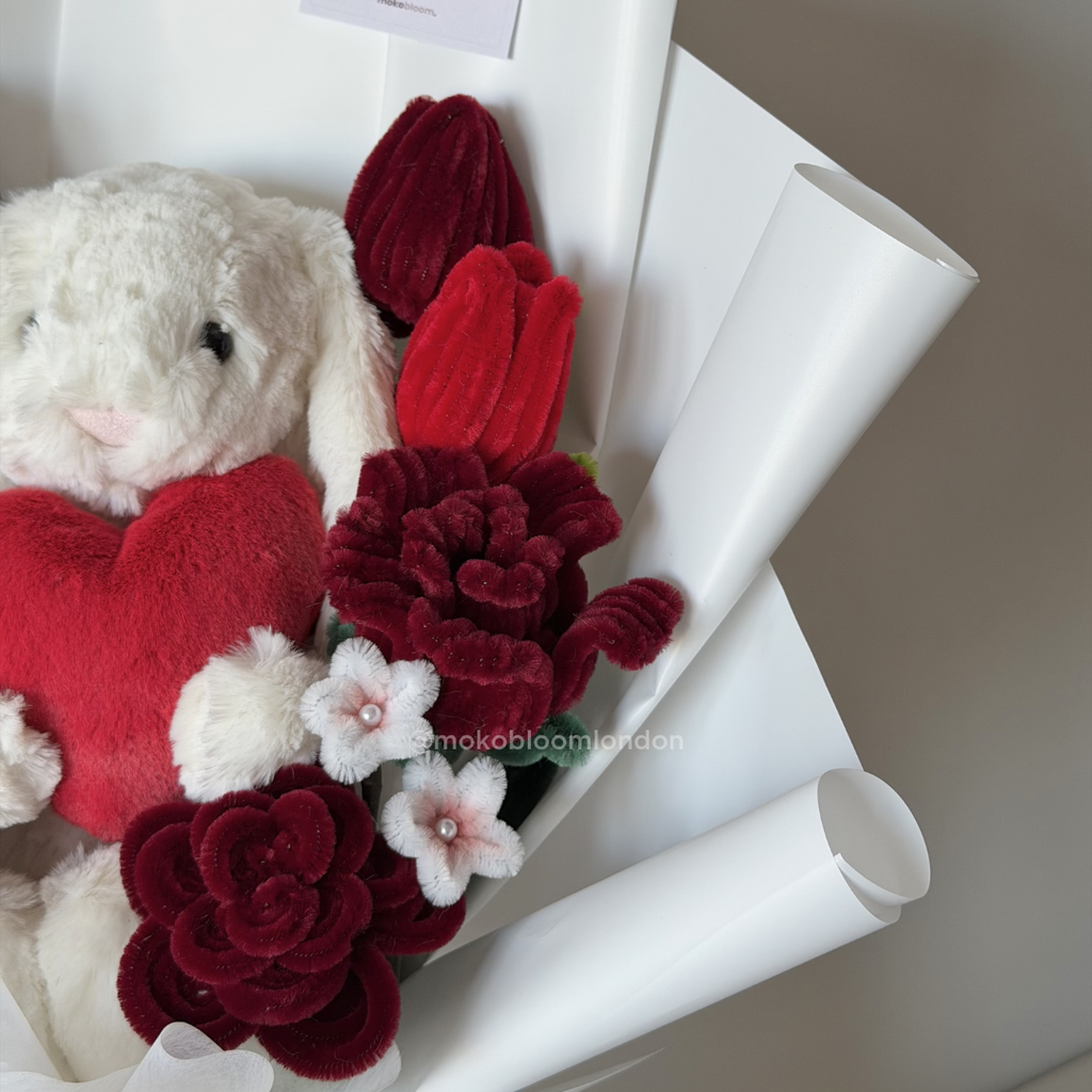Ami Rouge Plushie Bouquet